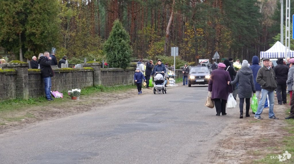 Wszystkich Świętych 2017 w Powiecie Koneckim [wideo, zdjęcia]