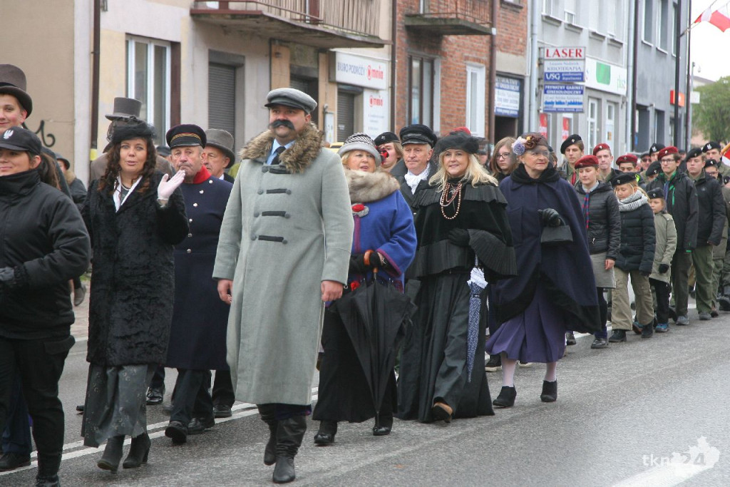 Wideo: Święto Niepodległości w Końskich. Był nawet sam Piłsudski! [zdjęcia, wideo]