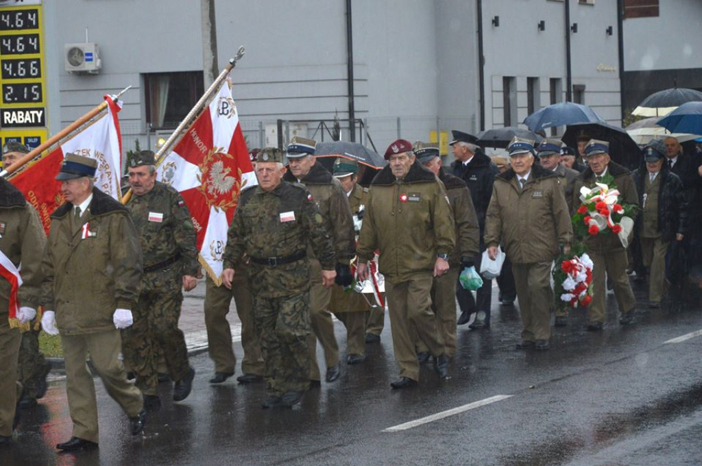 Bardzo artystyczne obchody Święta Niepodległości w Stąporkowie [zdjęcia, wideo]