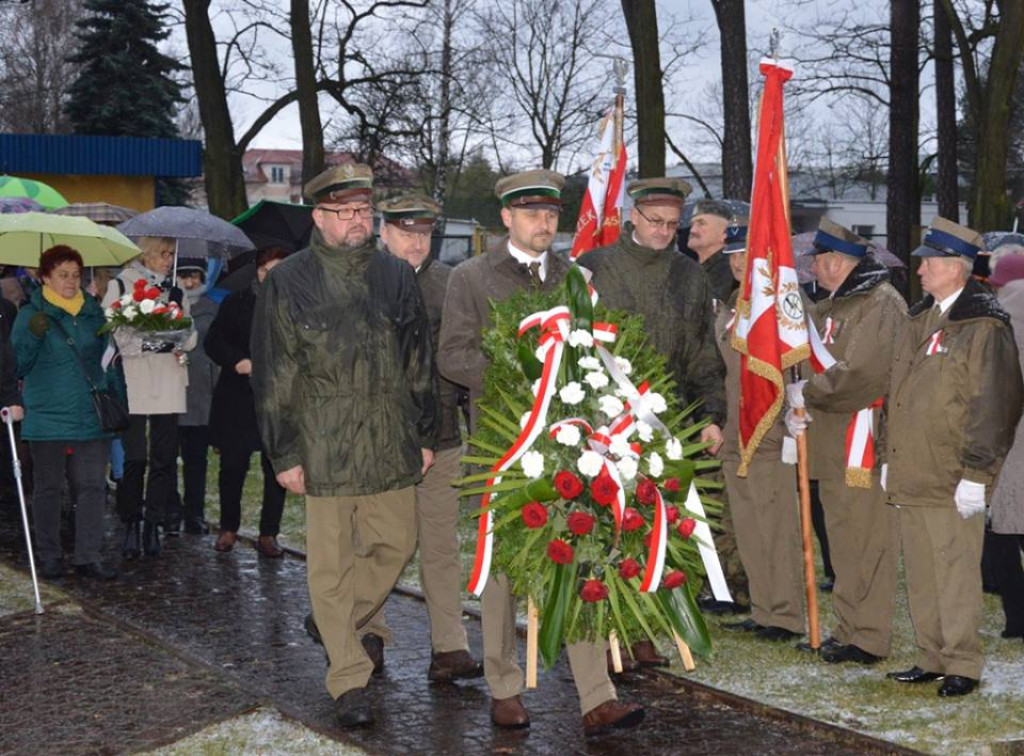 Bardzo artystyczne obchody Święta Niepodległości w Stąporkowie [zdjęcia, wideo]