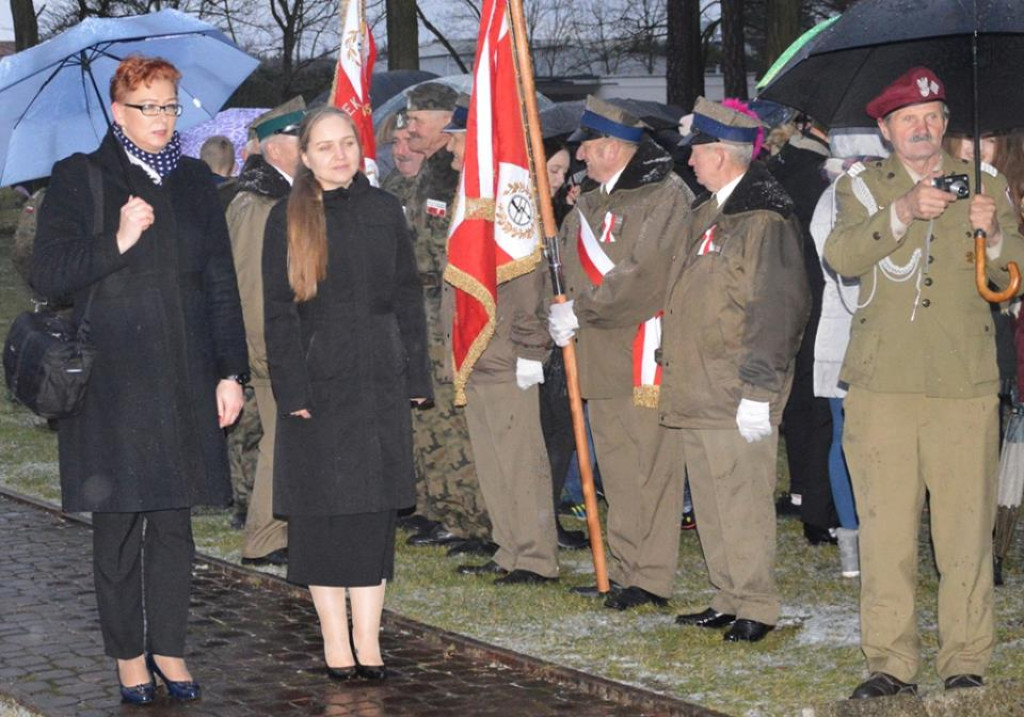 Bardzo artystyczne obchody Święta Niepodległości w Stąporkowie [zdjęcia, wideo]