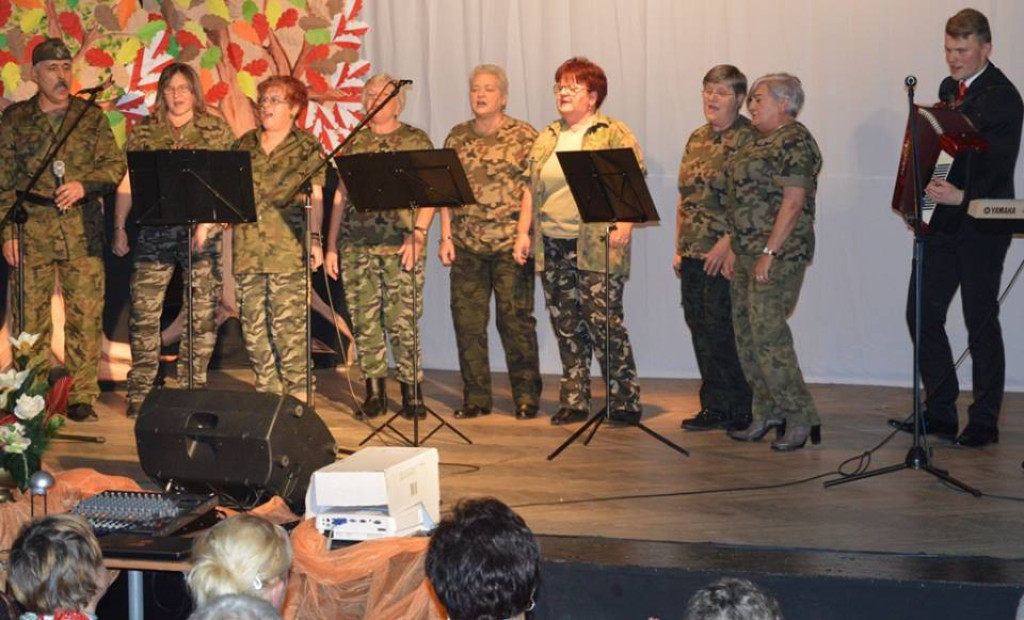 Bardzo artystyczne obchody Święta Niepodległości w Stąporkowie [zdjęcia, wideo]