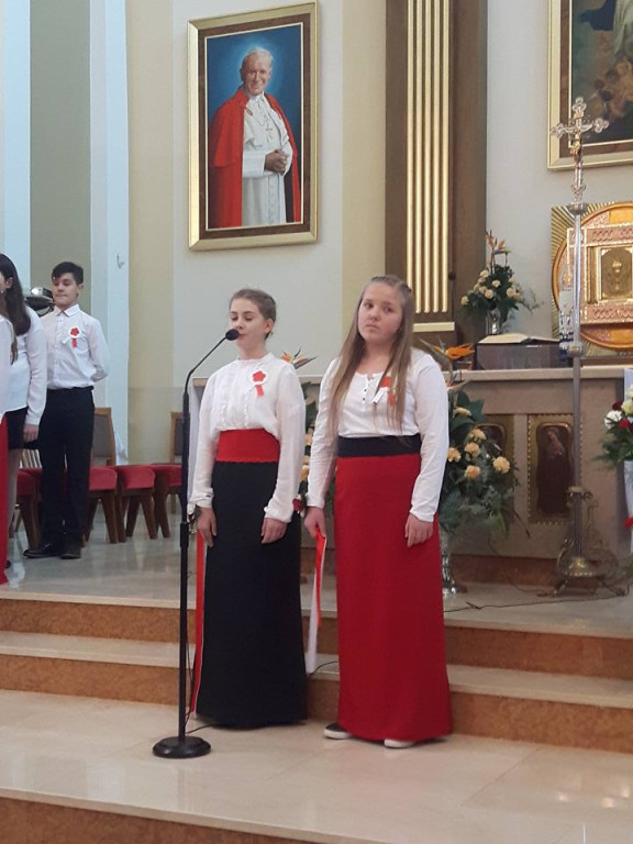 Bardzo artystyczne obchody Święta Niepodległości w Stąporkowie [zdjęcia, wideo]