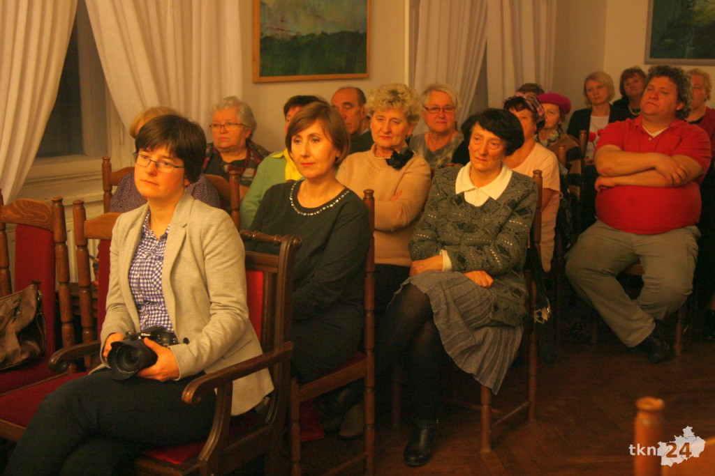 Ewa Dałkowska czytała w Końskich o Piłsudskim [wideo, zdjęcia]