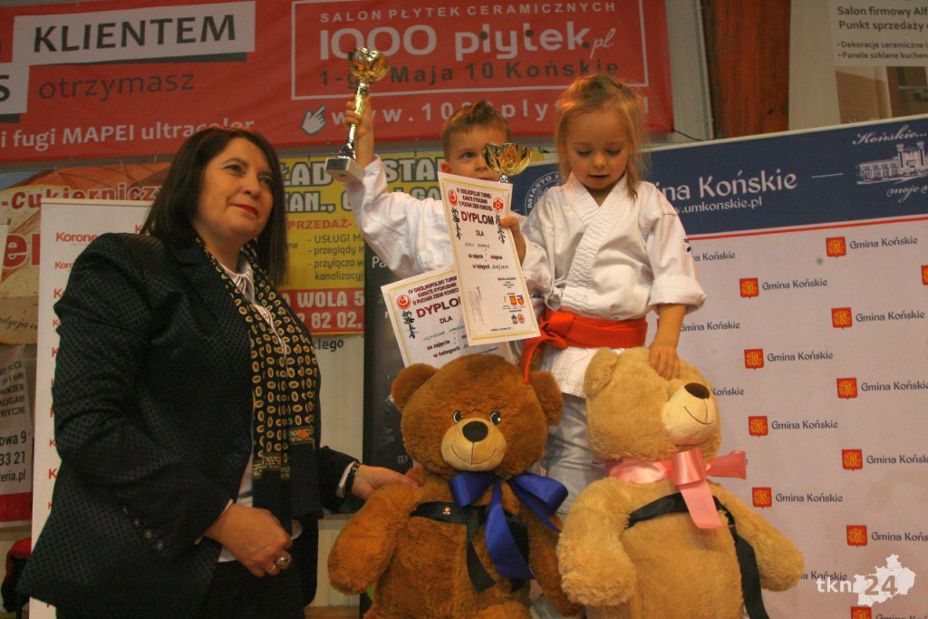 370 karateków walczyło o Puchar Ziemi Koneckiej [wideo, zdjęcia]