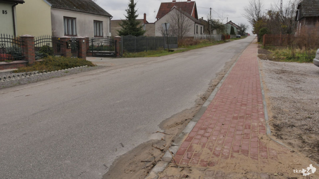 Gmina Końskie realizuje kolejne drogowe zadania [zdjęcia]