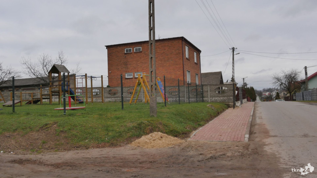Gmina Końskie realizuje kolejne drogowe zadania [zdjęcia]