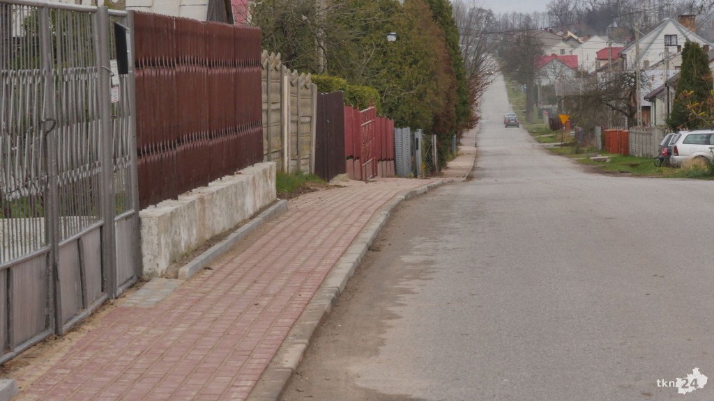 Gmina Końskie realizuje kolejne drogowe zadania [zdjęcia]