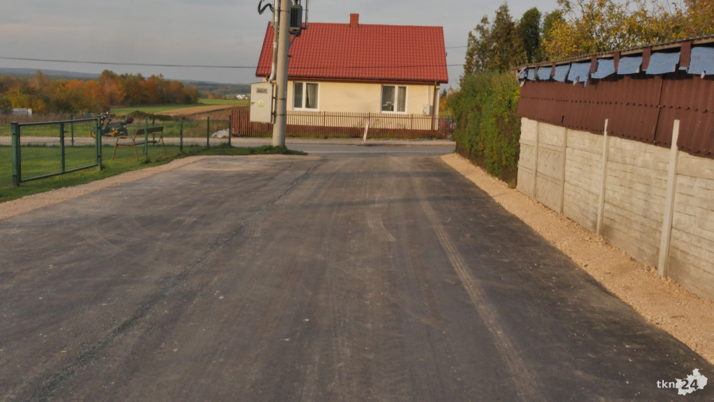 Gmina Końskie realizuje kolejne drogowe zadania [zdjęcia]