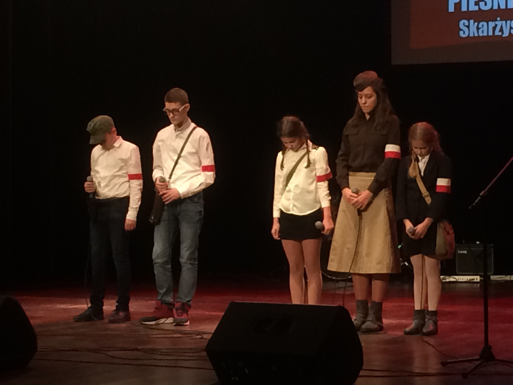 Uczniowie z Nieświnia z sukcesem w Przeglądzie Pieśni Patriotycznej [zdjęcia]