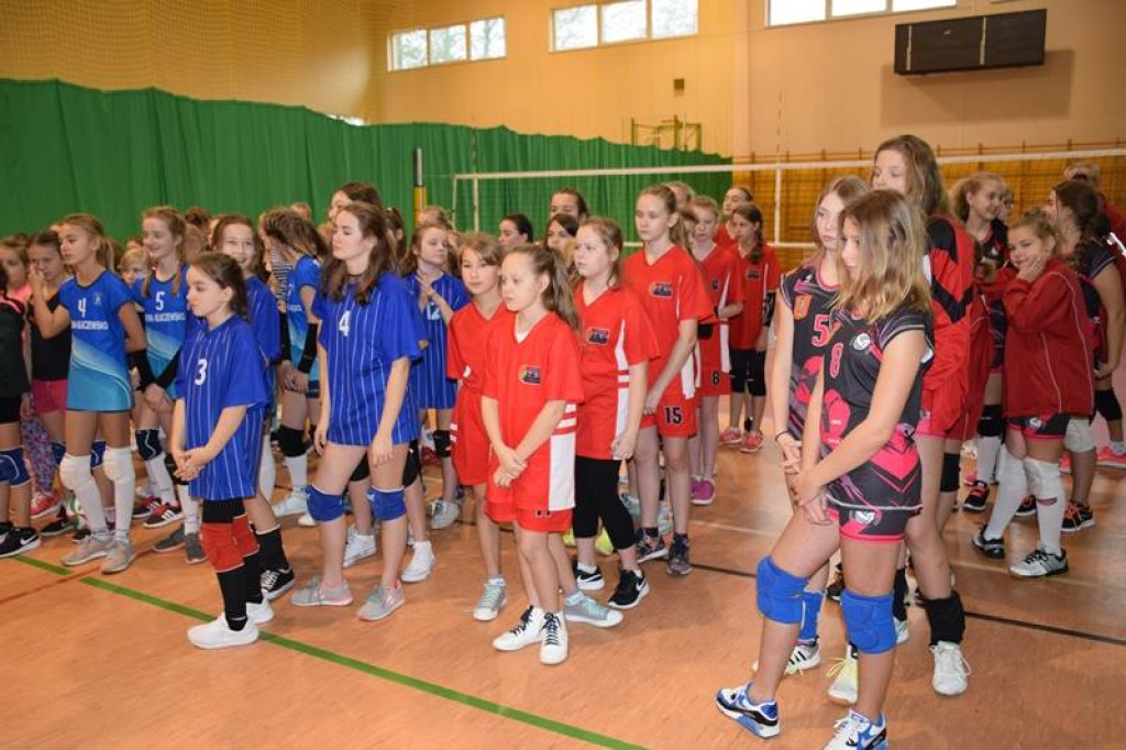 Świętokrzyskie Volley Cup rozegrało się w Fałkowie [zdjęcia]
