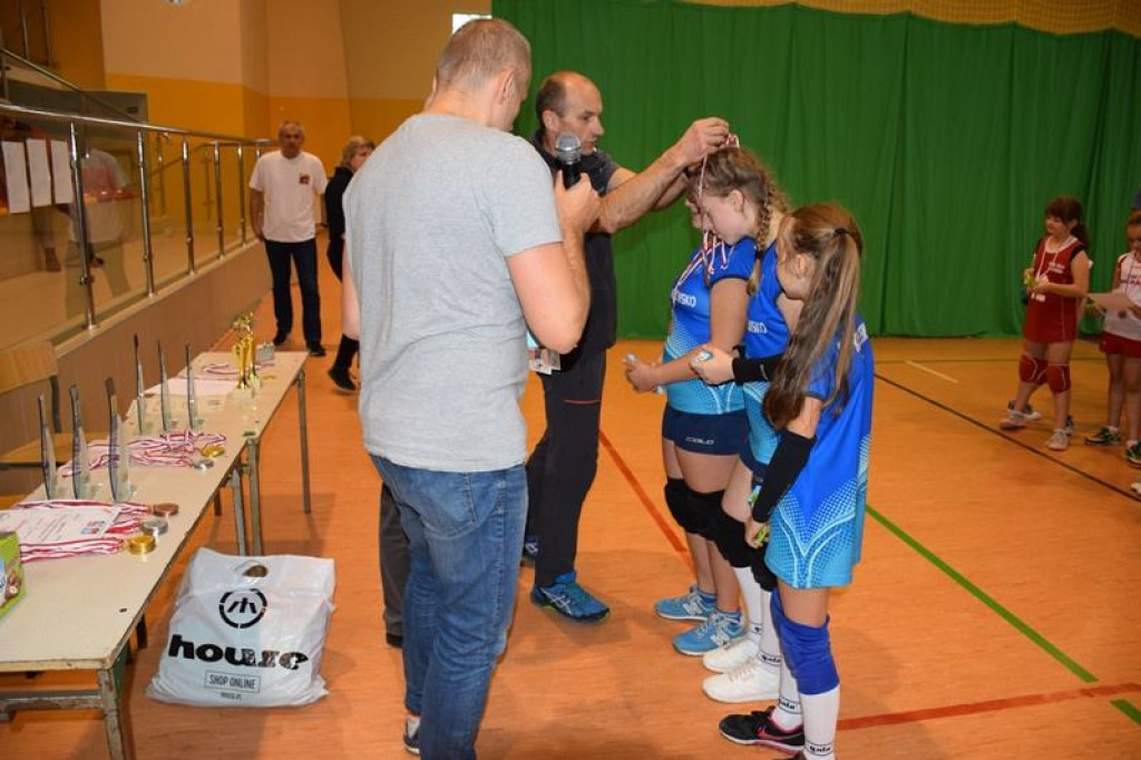 Świętokrzyskie Volley Cup rozegrało się w Fałkowie [zdjęcia]