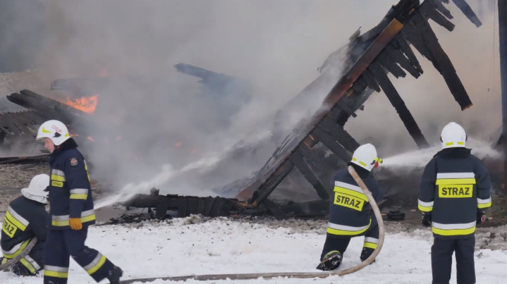 Spłonął kościół na osiedlu Słonecznym w Końskich [zdjęcia, wideo]