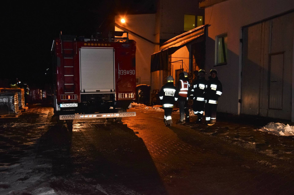 Duże zatrucie czadem w Fałkowie. Przyczyny są ustalane [zdjęcia]