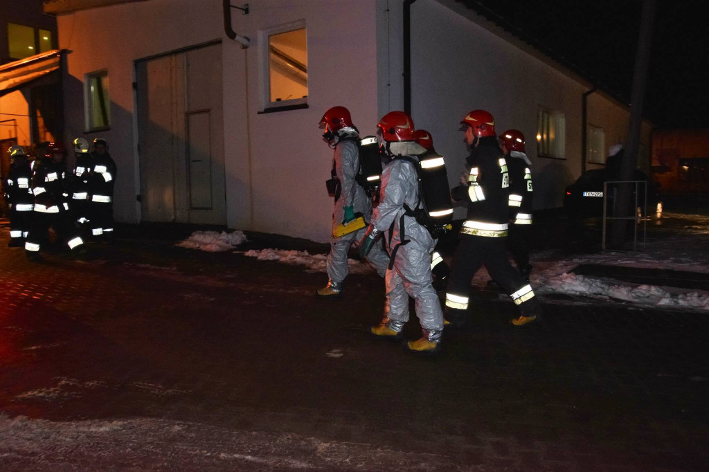 Duże zatrucie czadem w Fałkowie. Przyczyny są ustalane [zdjęcia]