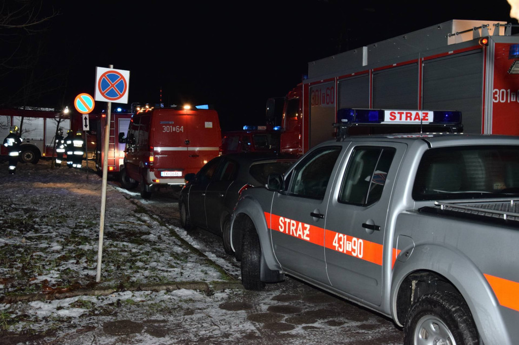 Duże zatrucie czadem w Fałkowie. Przyczyny są ustalane [zdjęcia]