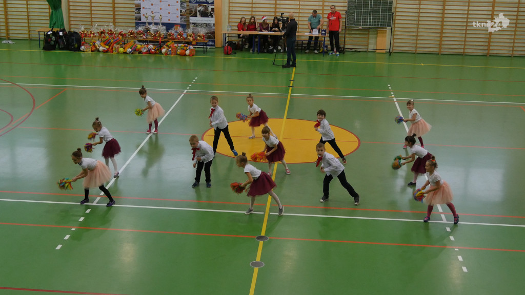 Stadnicka Wola wygrywa jubileuszowy Mikołajkowy Turniej Gier i Zabaw [wideo, zdjęcia]