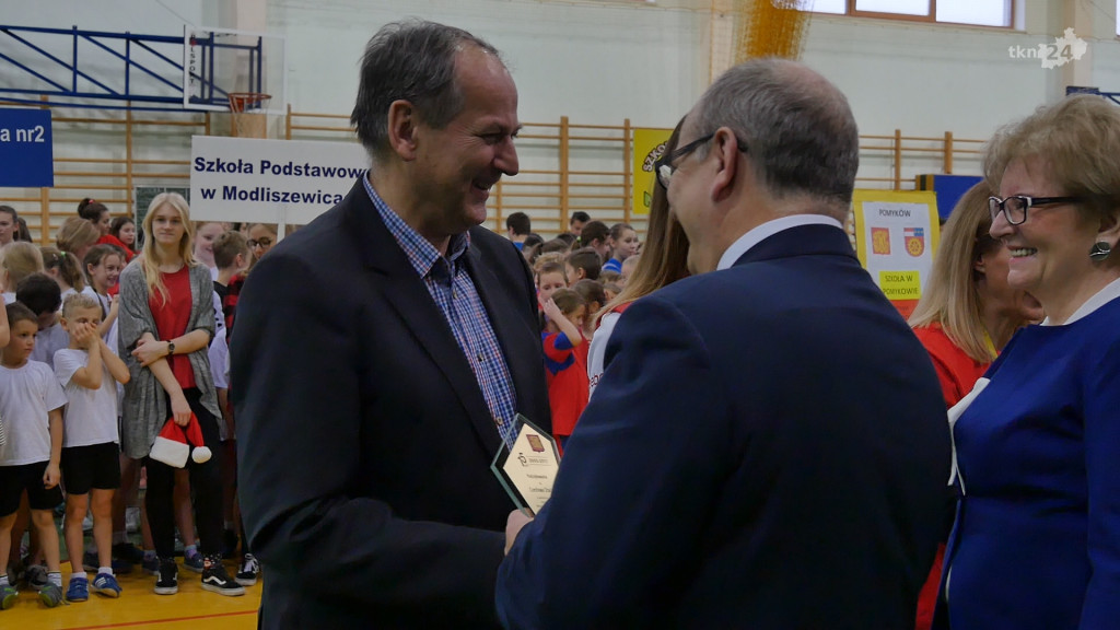 Stadnicka Wola wygrywa jubileuszowy Mikołajkowy Turniej Gier i Zabaw [wideo, zdjęcia]