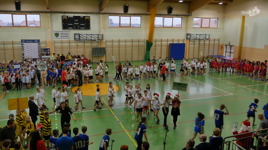 Stadnicka Wola wygrywa jubileuszowy Mikołajkowy Turniej Gier i Zabaw [wideo, zdjęcia]