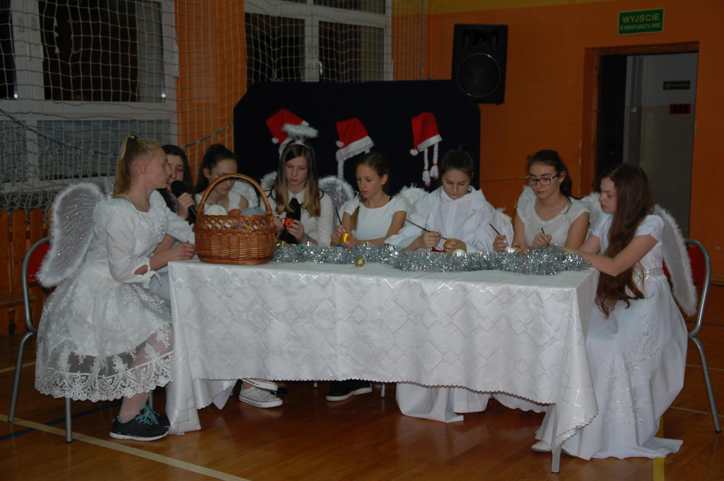 Udany Kiermasz Świąteczny w koneckiej dwójce [zdjęcia]