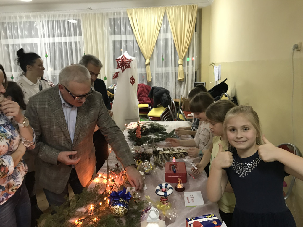 Udany Kiermasz Świąteczny w koneckiej dwójce [zdjęcia]