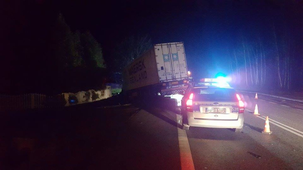Kolizja dwóch tirów w miejscowości Rozgół [zdjęcia]