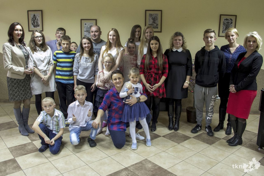 KSWP z darami dla dzieciaków z Końskich i Stąporkowa [wideo, zdjęcia]