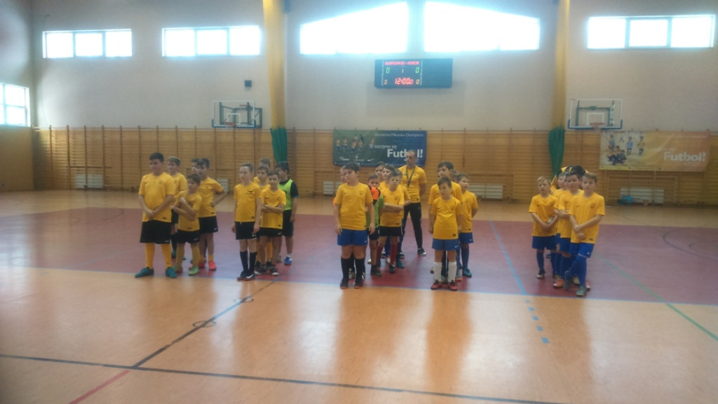 Trzy turnieje Mikołajkowe rozegrano w Fałkowie [zdjęcia]
