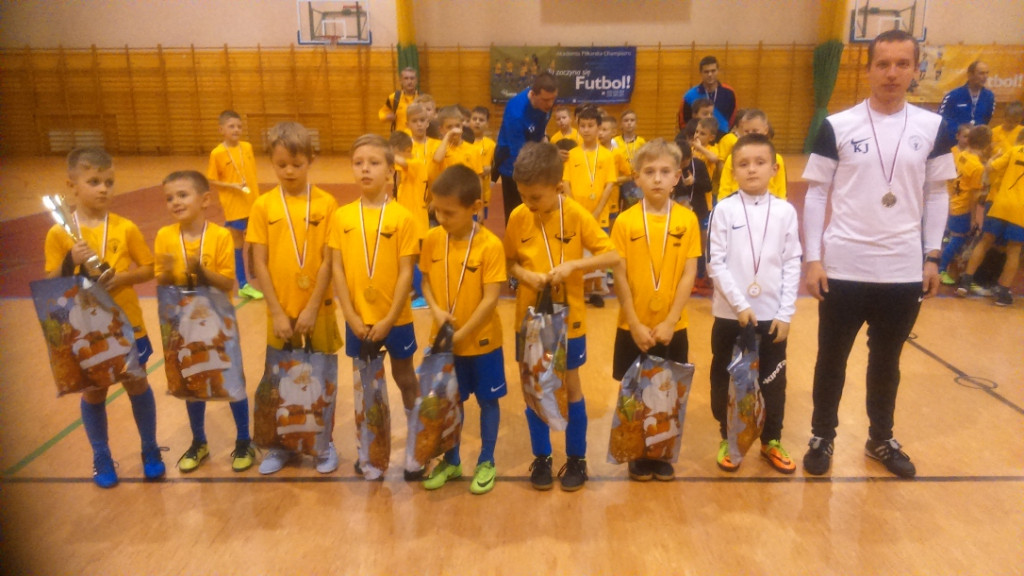 Trzy turnieje Mikołajkowe rozegrano w Fałkowie [zdjęcia]