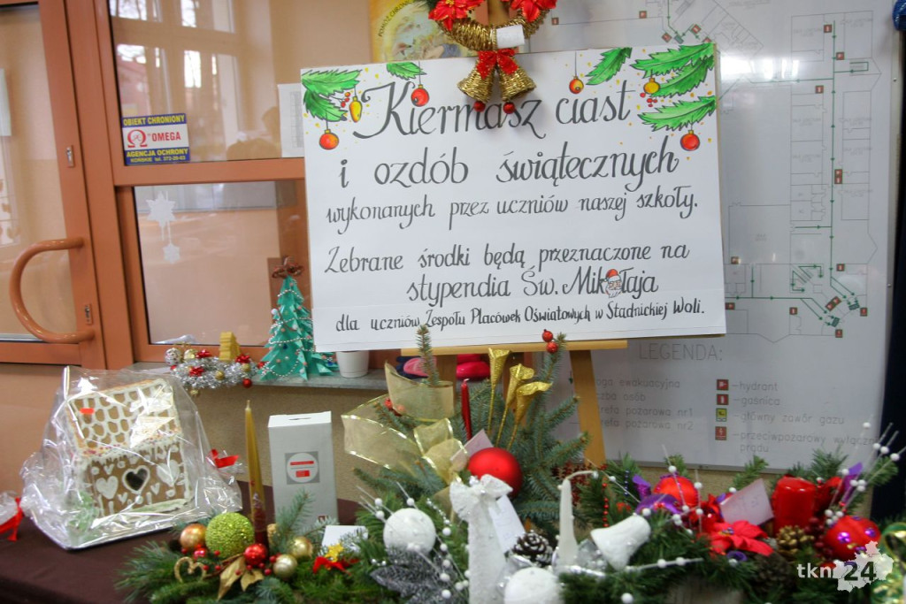 Zbierali na rzecz kolegów. Kiermasz świąteczny w Stadnickiej Woli [wideo, zdjęcia]