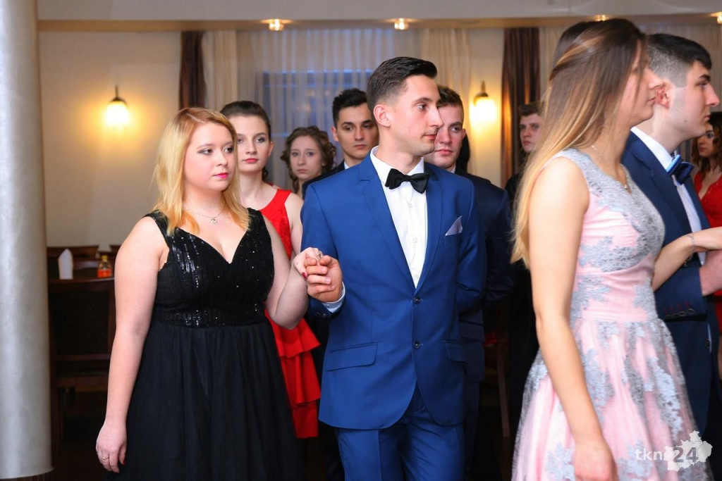 Relacja wideo: Studniówka 2018 ZSP 2 Końskie [wideo, zdjęcia]