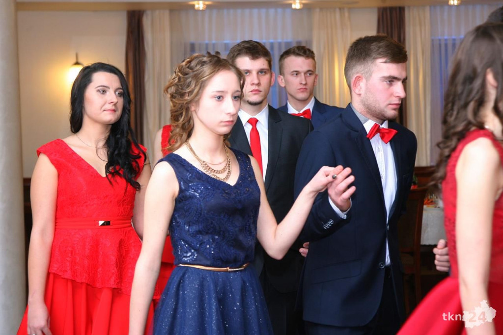 Relacja wideo: Studniówka 2018 ZSP 2 Końskie [wideo, zdjęcia]