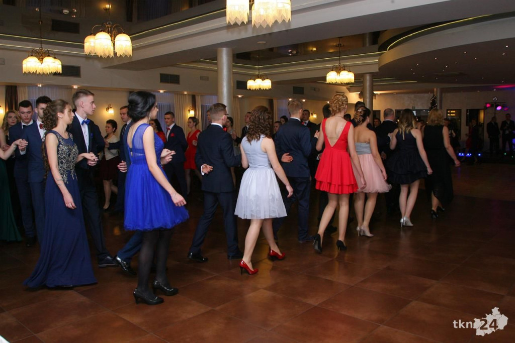 Relacja wideo: Studniówka 2018 ZSP 2 Końskie [wideo, zdjęcia]