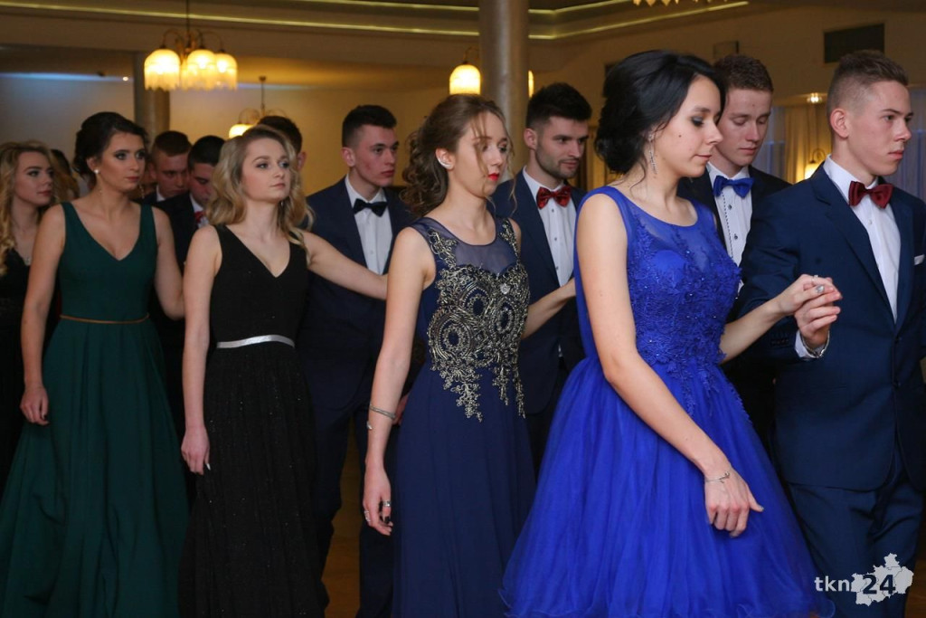 Relacja wideo: Studniówka 2018 ZSP 2 Końskie [wideo, zdjęcia]