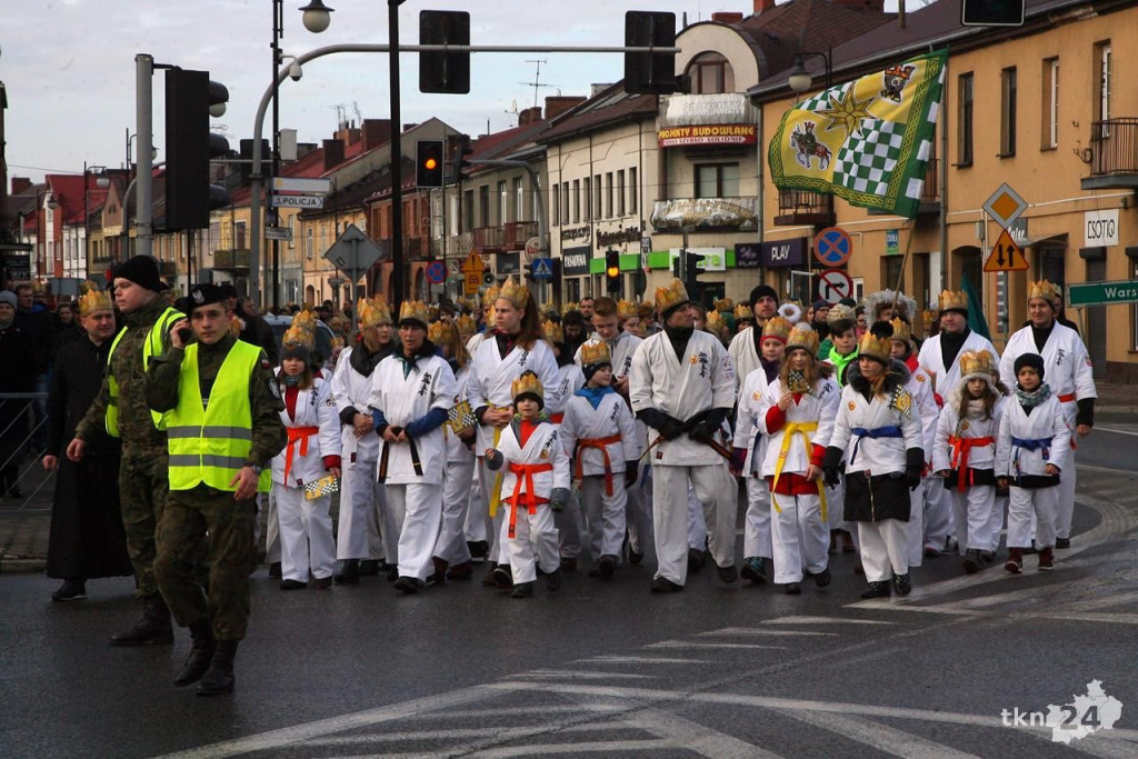 Relacja wideo: Orszak Trzech Króli 2018 w Końskich [wideo, zdjęcia]