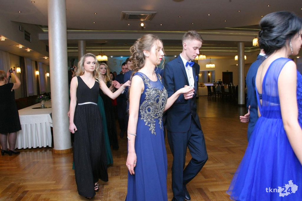Relacja wideo: Studniówka 2018 ZSP 2 Końskie [wideo, zdjęcia]