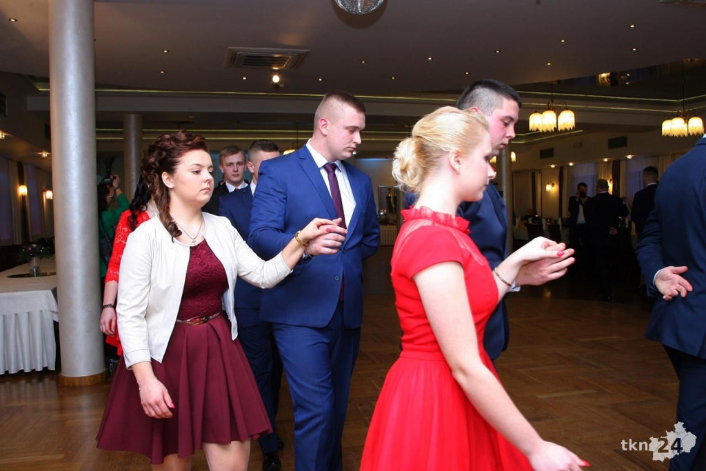Relacja wideo: Studniówka 2018 ZSP 2 Końskie [wideo, zdjęcia]