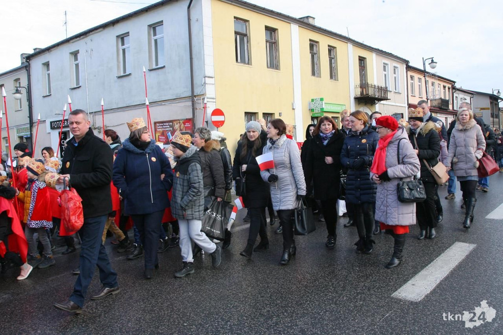 Relacja wideo: Orszak Trzech Króli 2018 w Końskich [wideo, zdjęcia]