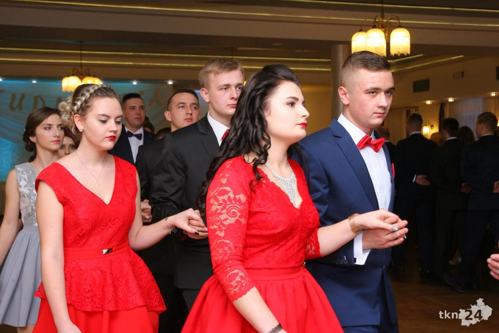 Relacja wideo: Studniówka 2018 ZSP 2 Końskie [wideo, zdjęcia]