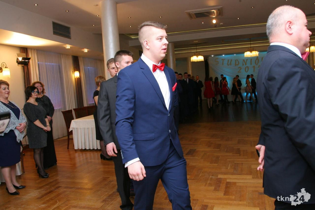 Relacja wideo: Studniówka 2018 ZSP 2 Końskie [wideo, zdjęcia]