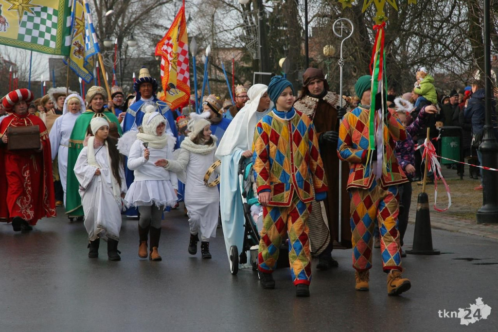 Relacja wideo: Orszak Trzech Króli 2018 w Końskich [wideo, zdjęcia]