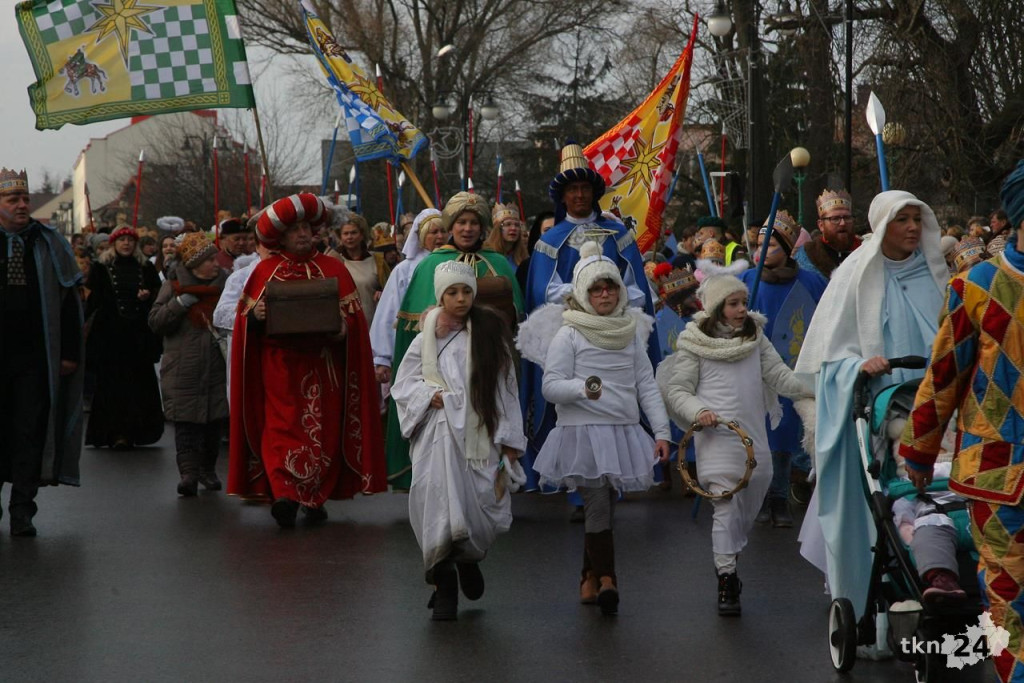 Relacja wideo: Orszak Trzech Króli 2018 w Końskich [wideo, zdjęcia]
