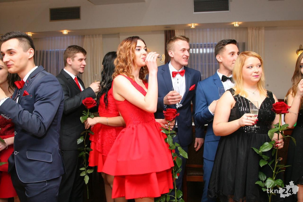 Relacja wideo: Studniówka 2018 ZSP 2 Końskie [wideo, zdjęcia]