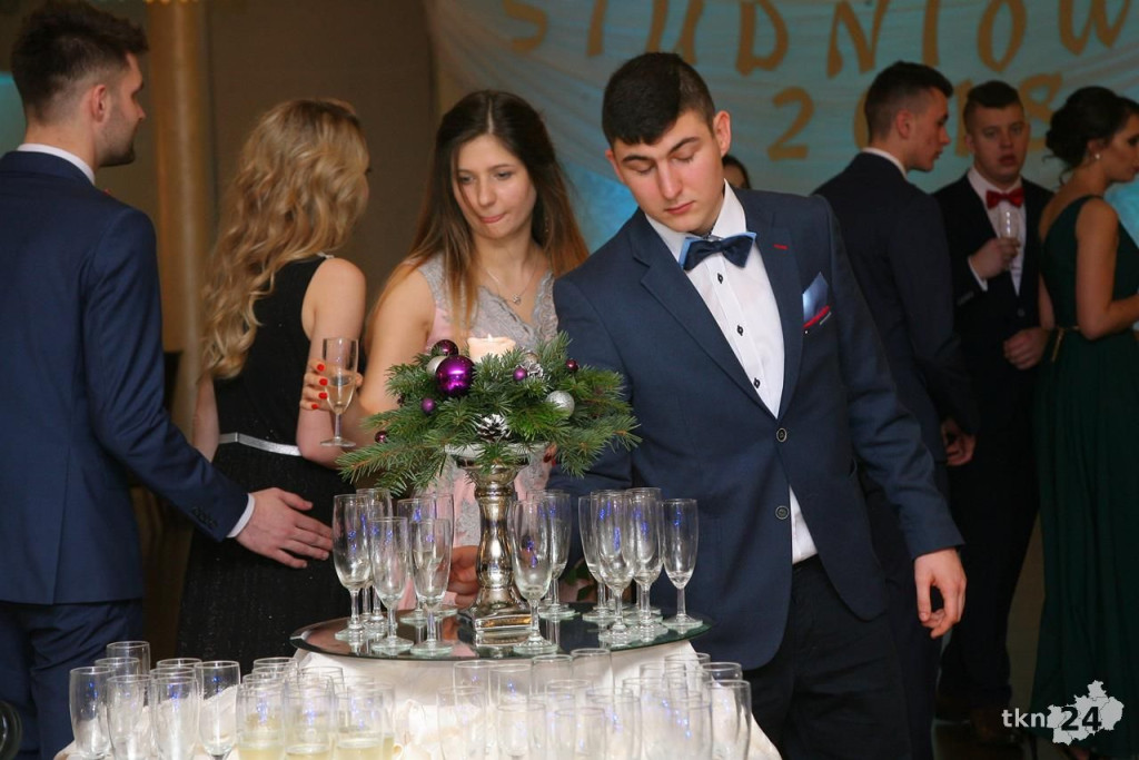 Relacja wideo: Studniówka 2018 ZSP 2 Końskie [wideo, zdjęcia]