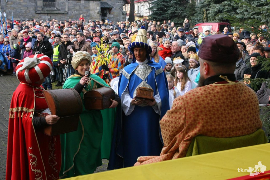 Relacja wideo: Orszak Trzech Króli 2018 w Końskich [wideo, zdjęcia]