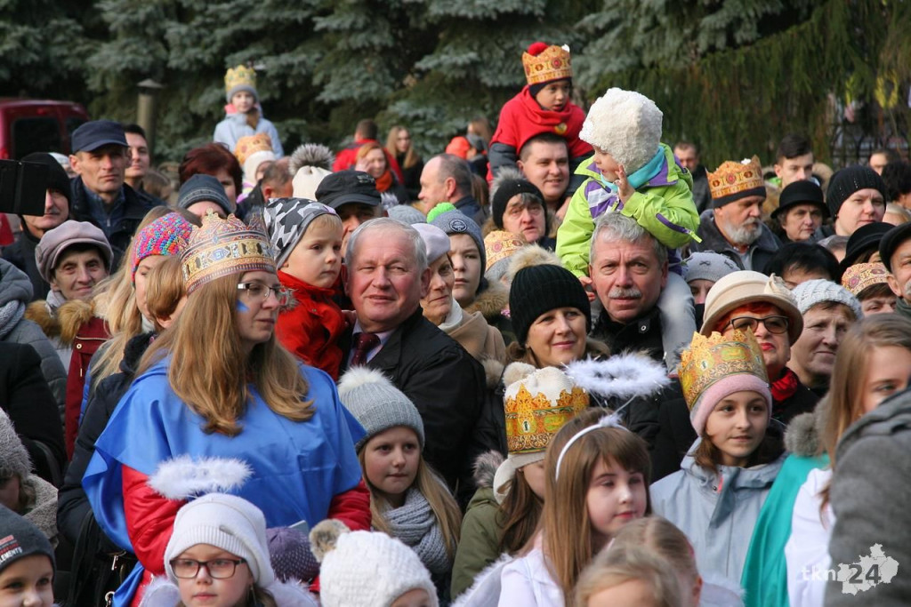 Relacja wideo: Orszak Trzech Króli 2018 w Końskich [wideo, zdjęcia]