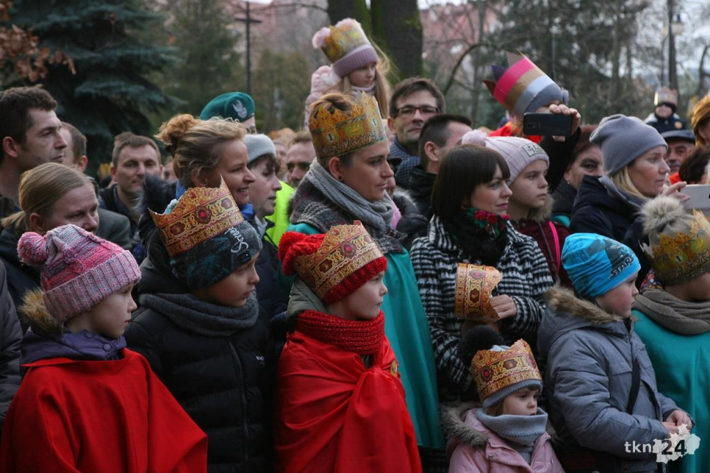 Relacja wideo: Orszak Trzech Króli 2018 w Końskich [wideo, zdjęcia]