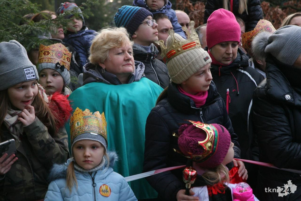 Relacja wideo: Orszak Trzech Króli 2018 w Końskich [wideo, zdjęcia]