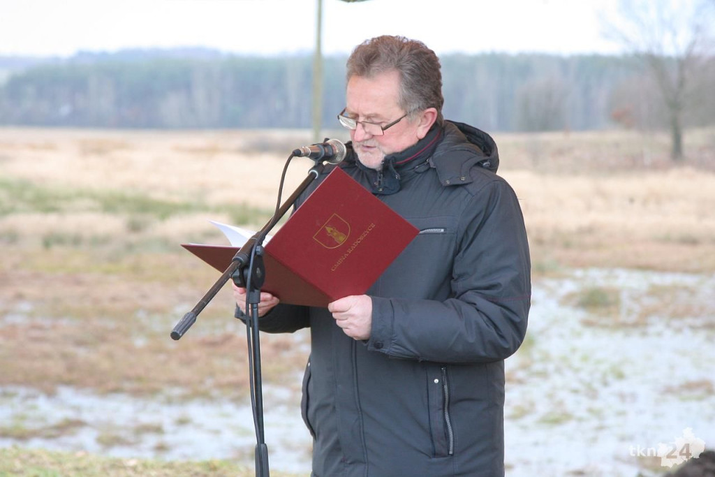 Pierwsze łopaty wkopano. Rusza budowa zbiornika wodnego w Radoszycach [wideo, zdjęcia]