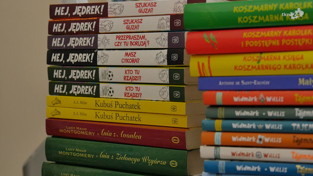 Mieszkańcy załatwili bibliotece nowe książki! [wideo, zdjęcia]